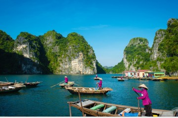 Ha Long Bay Travel Guide – Explore the Breathtaking Wonder of the World