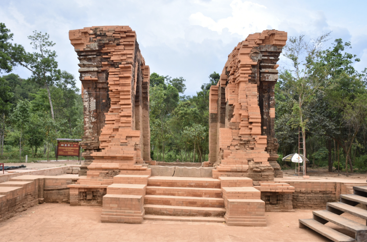 Discover the 8-Meter-Wide Ancient Road of My Son