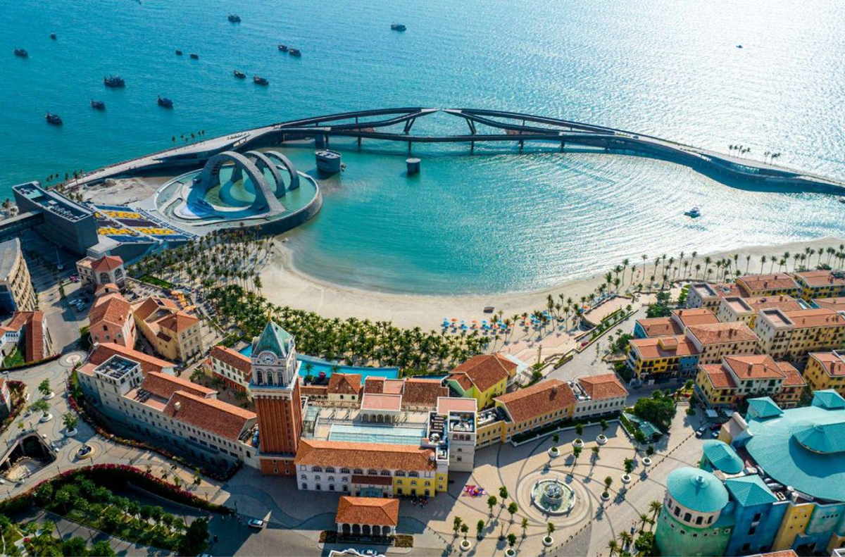 Dry Season (November to April)