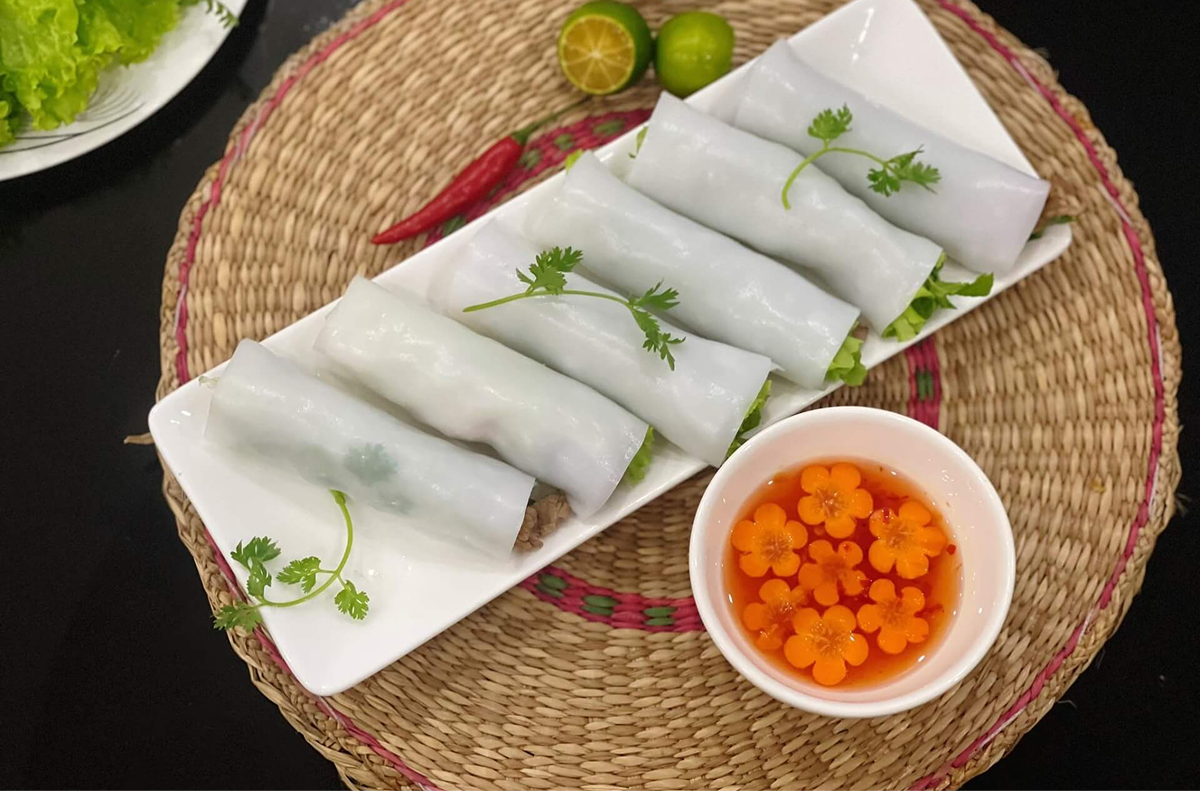 Pho Rolls Huong Mai