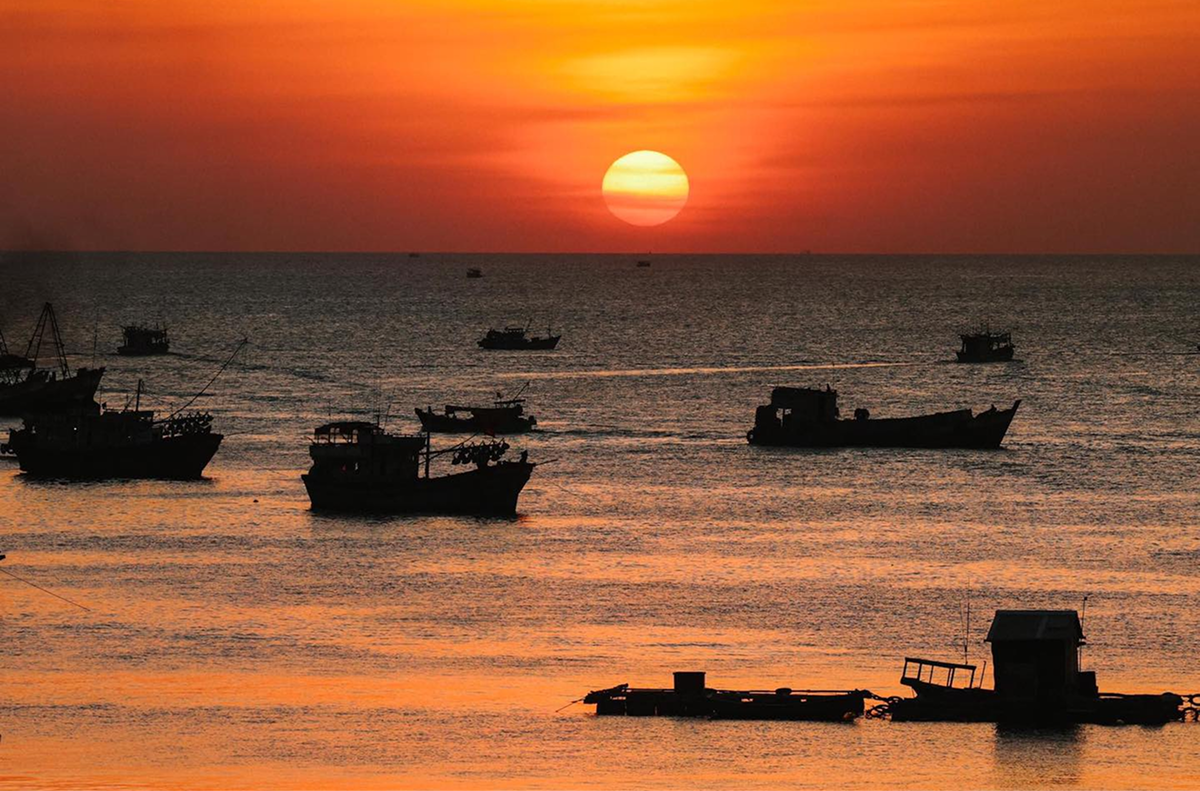 Sunset at Dinh Cau