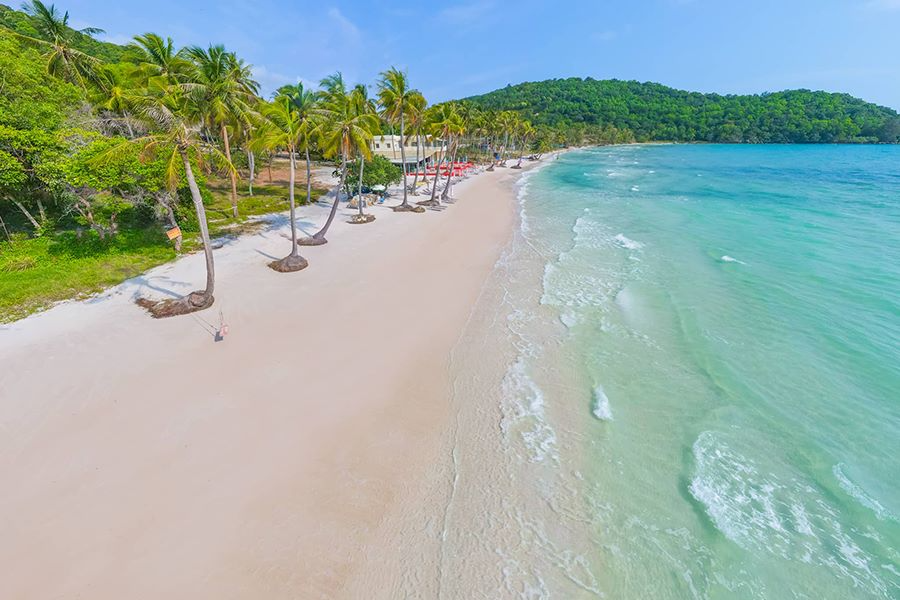 Efficient routing keeps transfers short and experiences rich