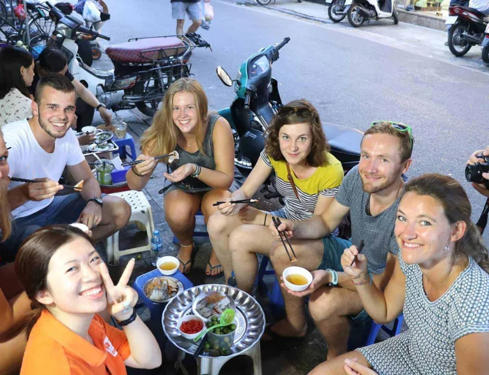 Cold beer, light dilution, and constant cheers—very Vietnamese