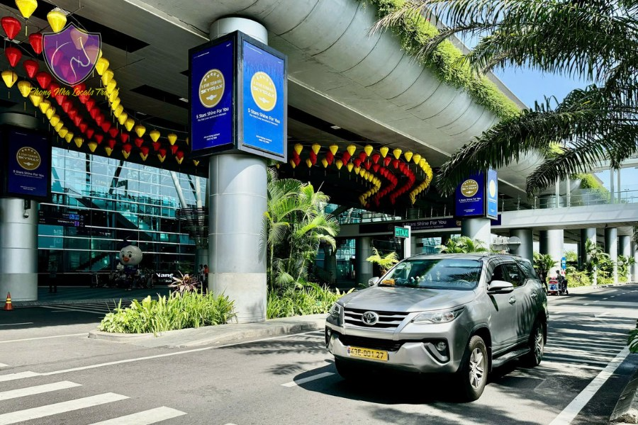 Trusted taxi fleets and ride‑hailing keep transfers simple and predictable