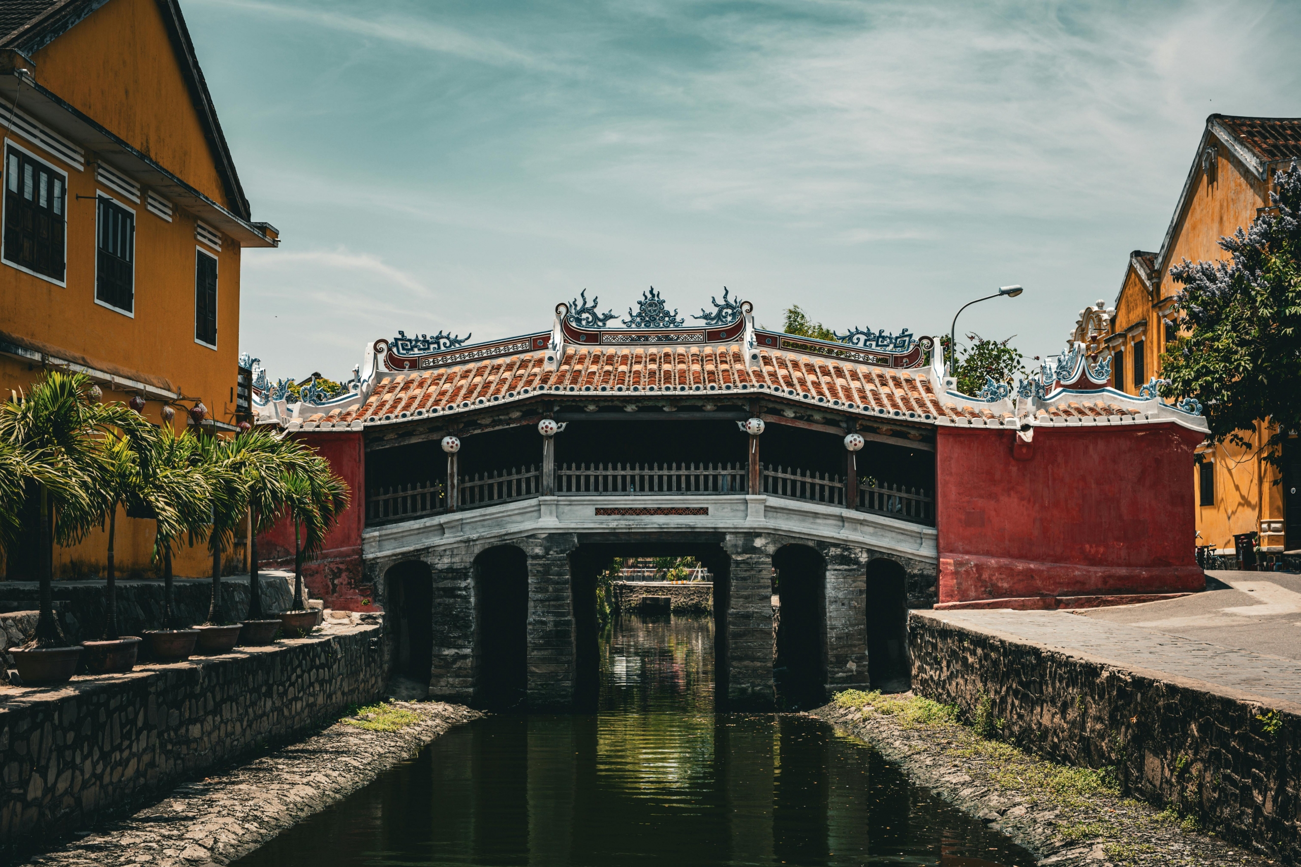 The 17th‑century Japanese Covered Bridge, a symbol of Hoi An