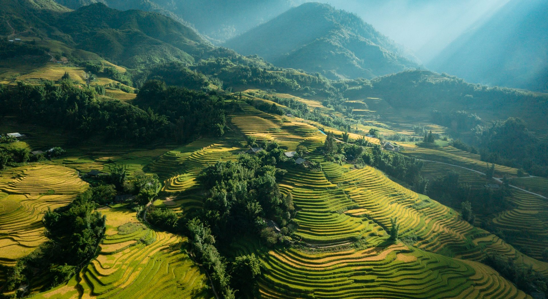 From city lakes to highland horizons, a Northern Vietnam travel journey unfolds like a storybook.