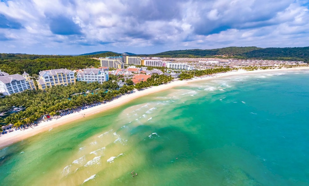 Khem Beach's peaceful atmosphere and crystal-clear waters