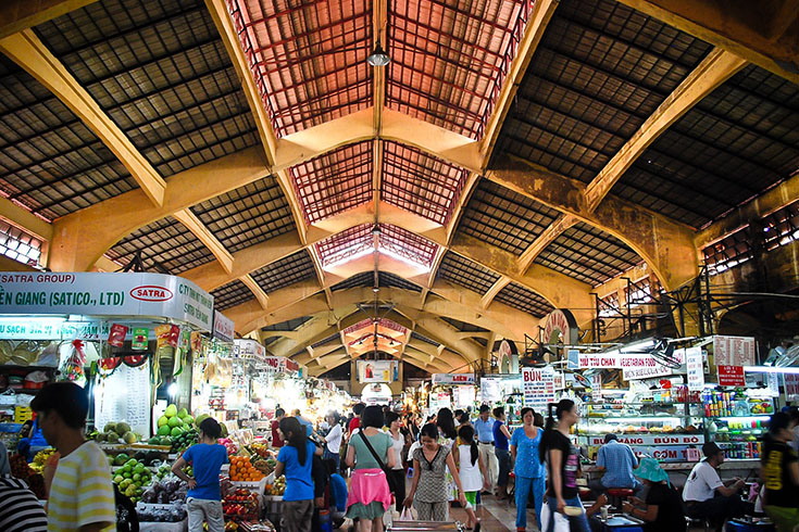 Vietnamese markets and shopping experiences