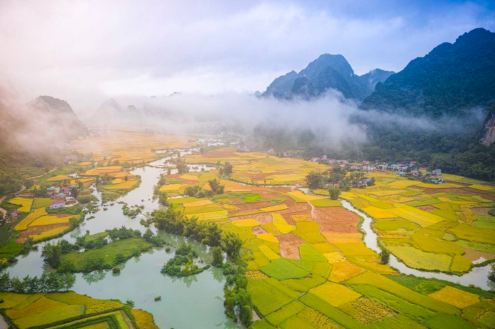 Vietnam's diverse climate requires thoughtful packing for different regions and seasons